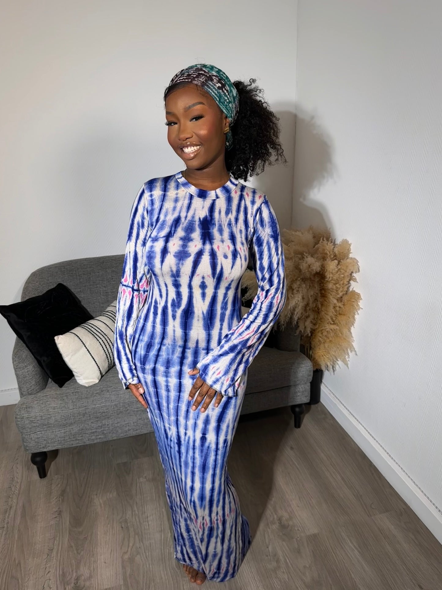 Robe moulante - Droite sans foulard