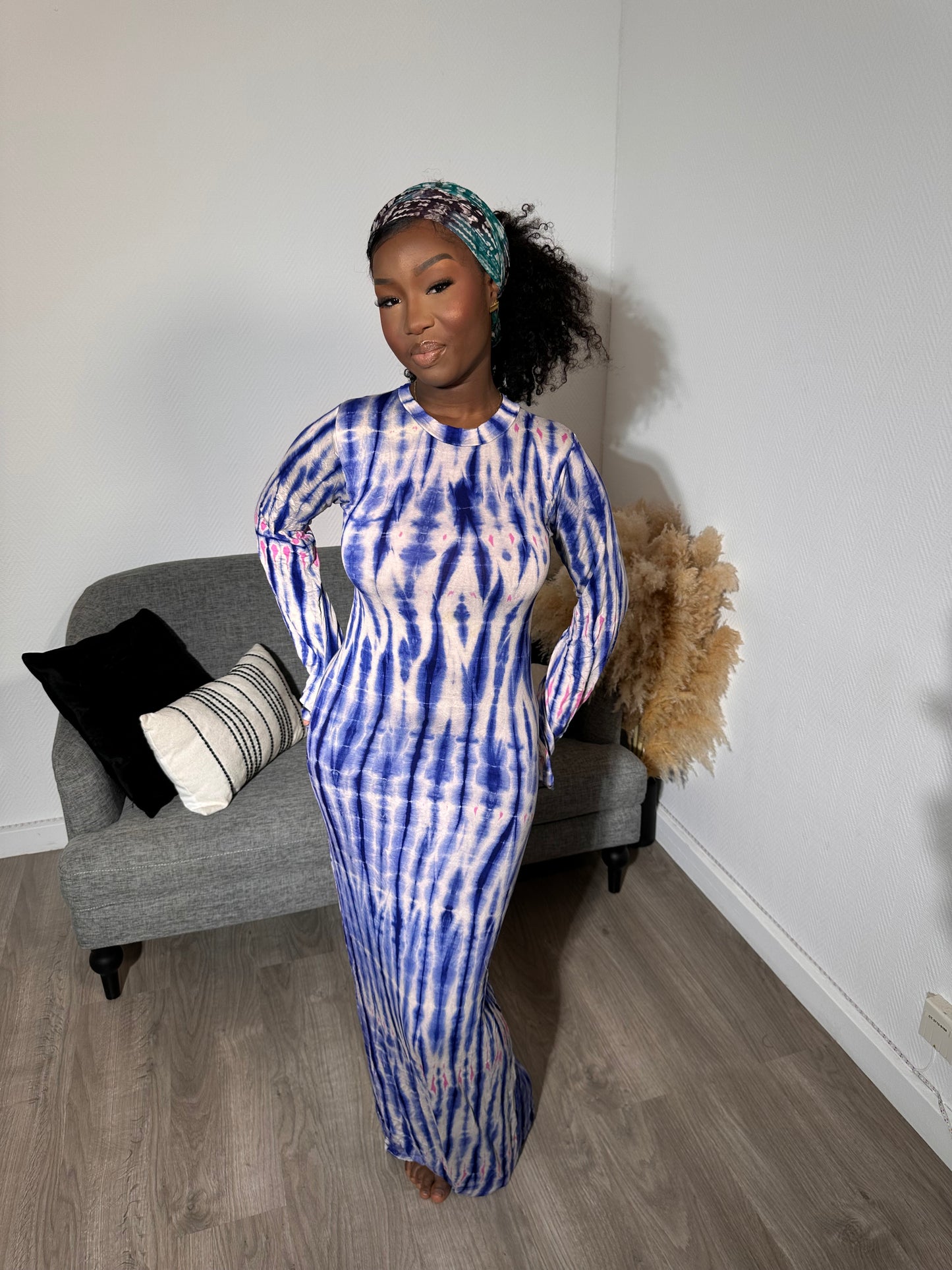 Robe moulante - Droite sans foulard