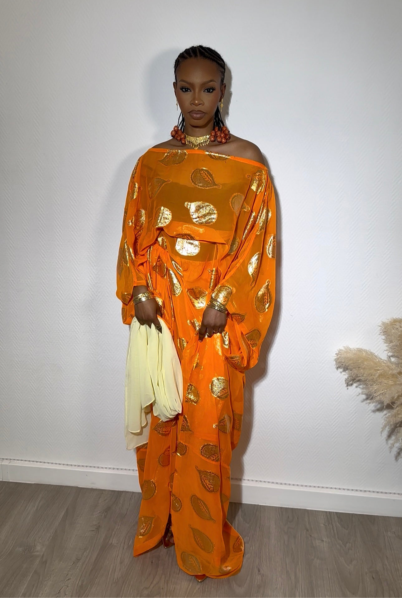 Dirac épaule dénudé