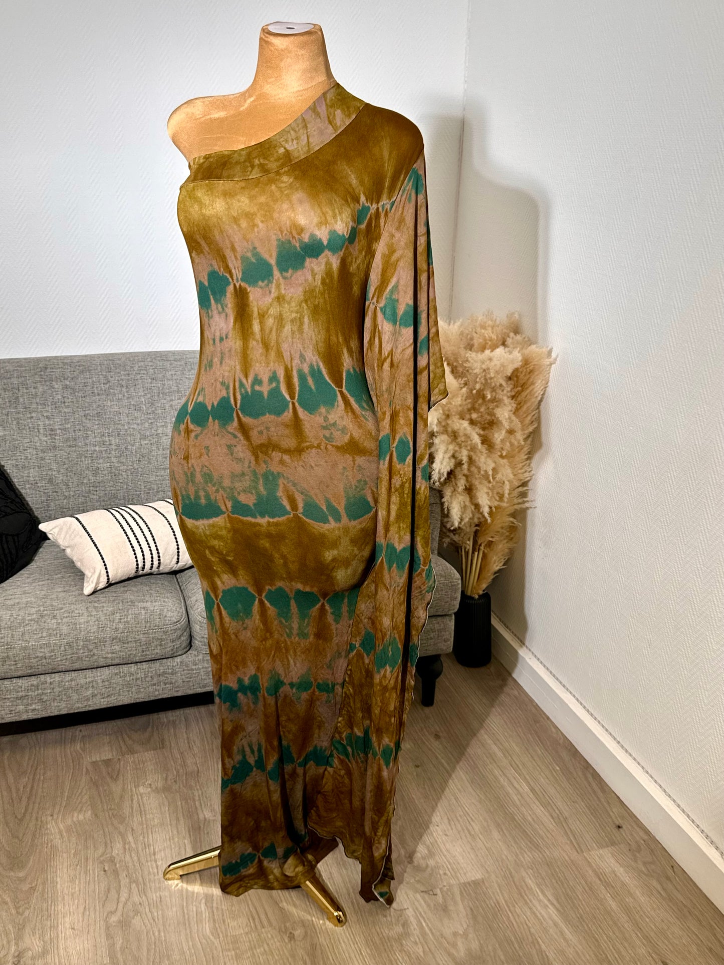 Robe Moulante épaule dénudé